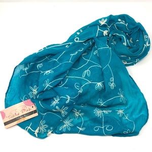 ⚫️ TICKED PINK new with tags blue lace detail scarf​​